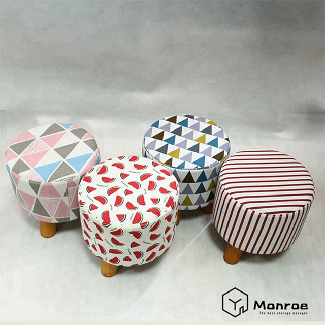 Runder gepolsterter Hocker mit Fußstütze aus luxuriösem Stoff (4 Beine